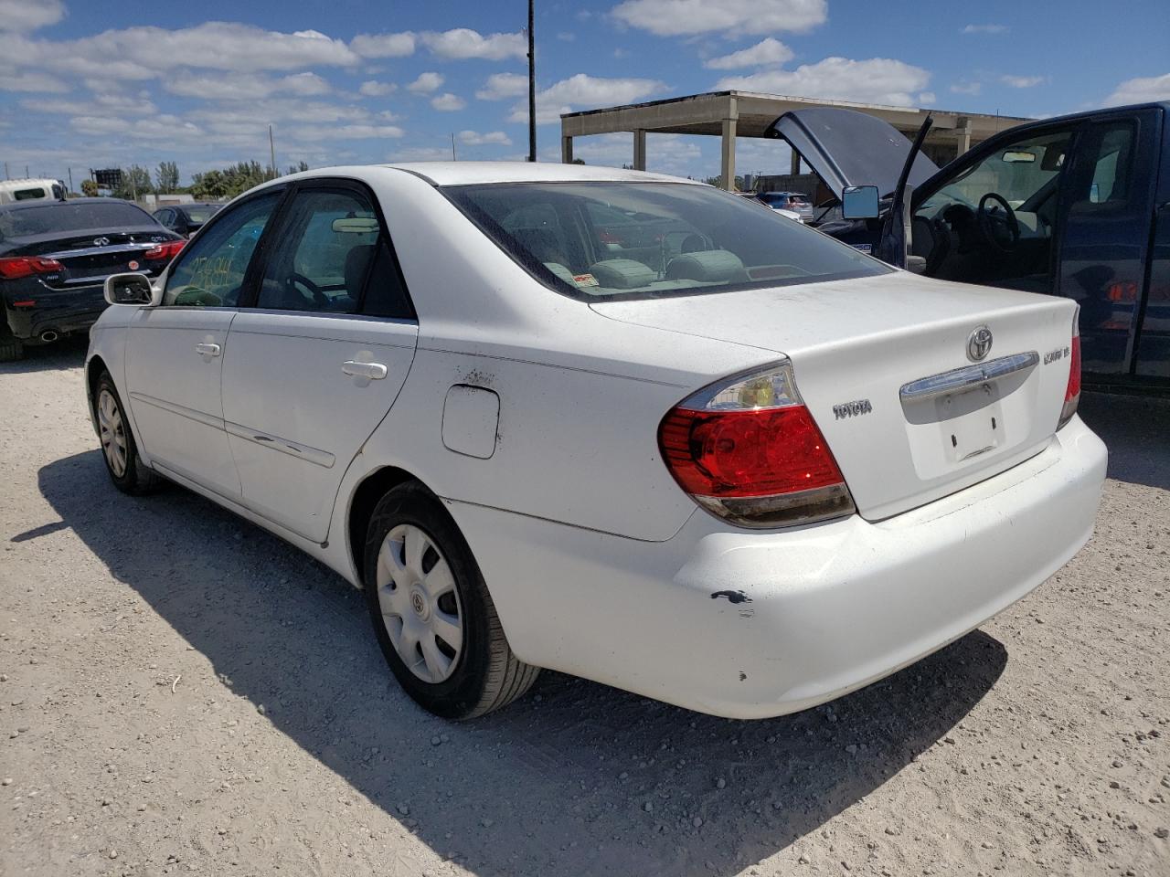 Photo 3 from auction – 2005 TOYOTA CAMRY LE with VIN 4T1BE32K05U424879