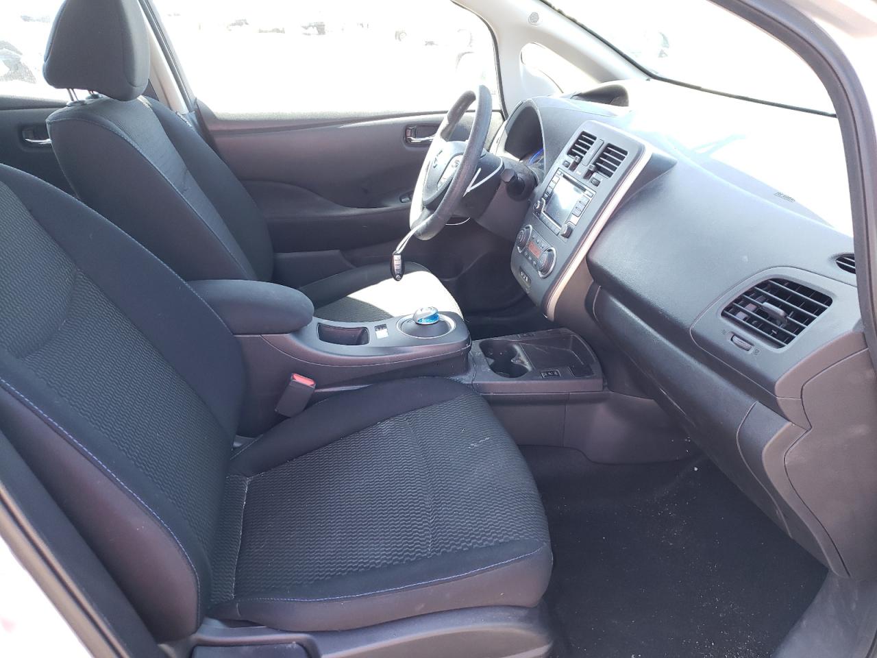 Photo 5 from auction – 2016 NISSAN LEAF S with VIN 1N4AZ0CP1GC300194