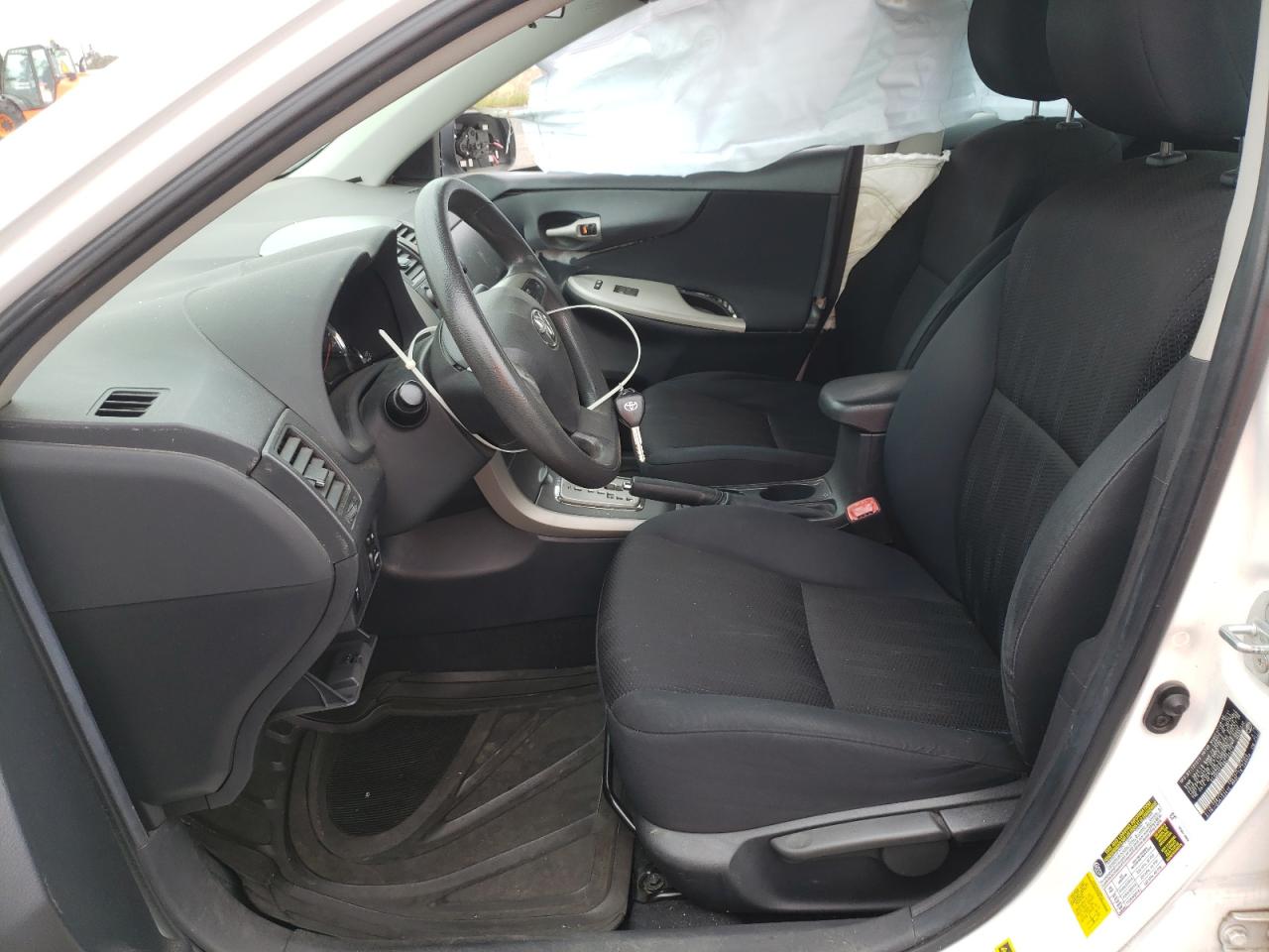Photo 5 from auction – 2011 TOYOTA COROLLA BA with VIN 2T1BU4EE6BC725474