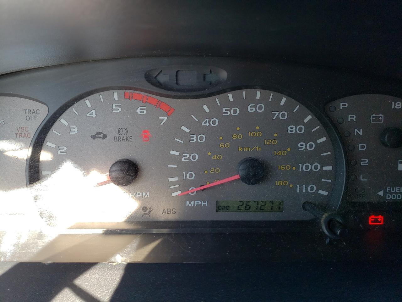 Photo 8 from auction – 2003 TOYOTA SEQUOIA SR with VIN 5TDZT34A03S163588