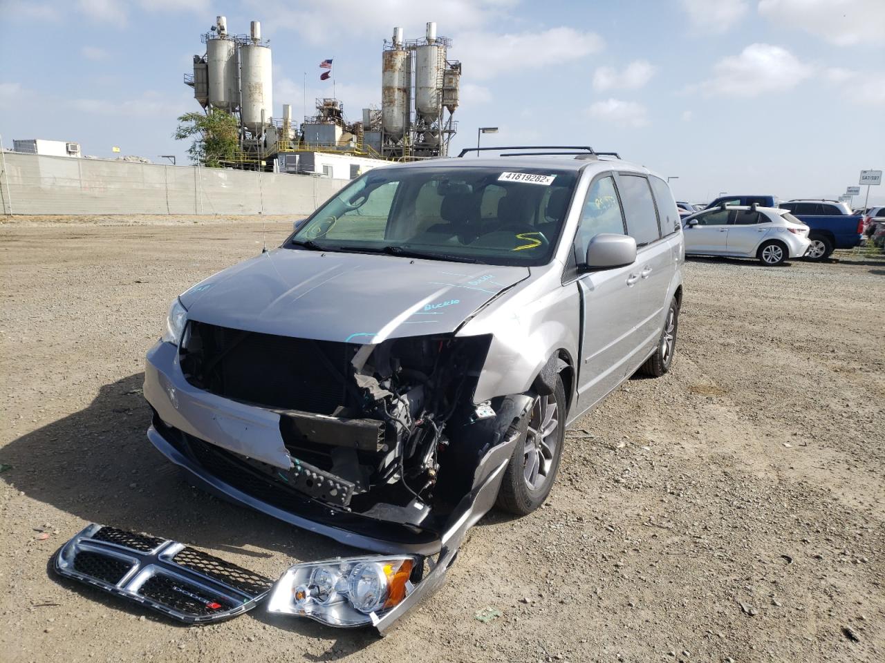 Photo 2 from auction – 2017 DODGE GRAND CARA with VIN 2C4RDGCG7HR603977