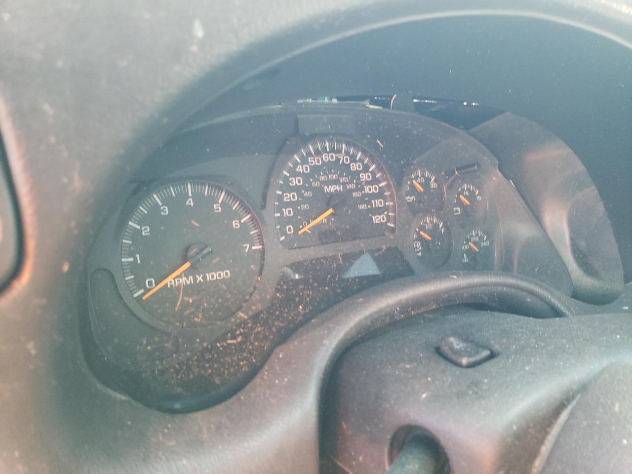 Photo 8 from auction – 2002 CHEVROLET TRAILBLAZE with VIN 1GNDT13S322334677