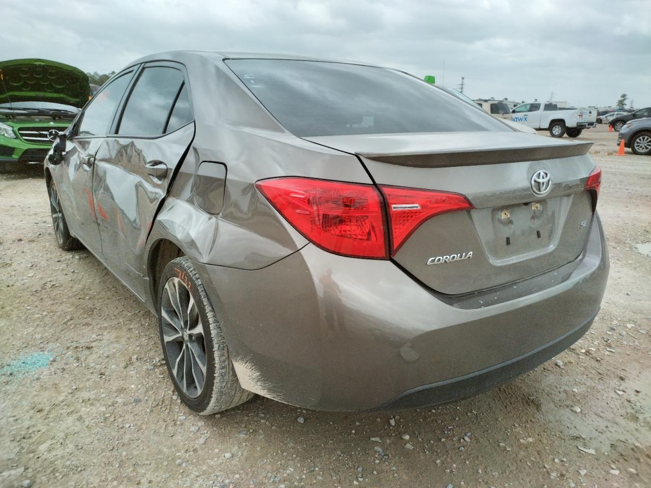 Photo 3 from auction – 2017 TOYOTA COROLLA L with VIN 5YFBURHE1HP737808
