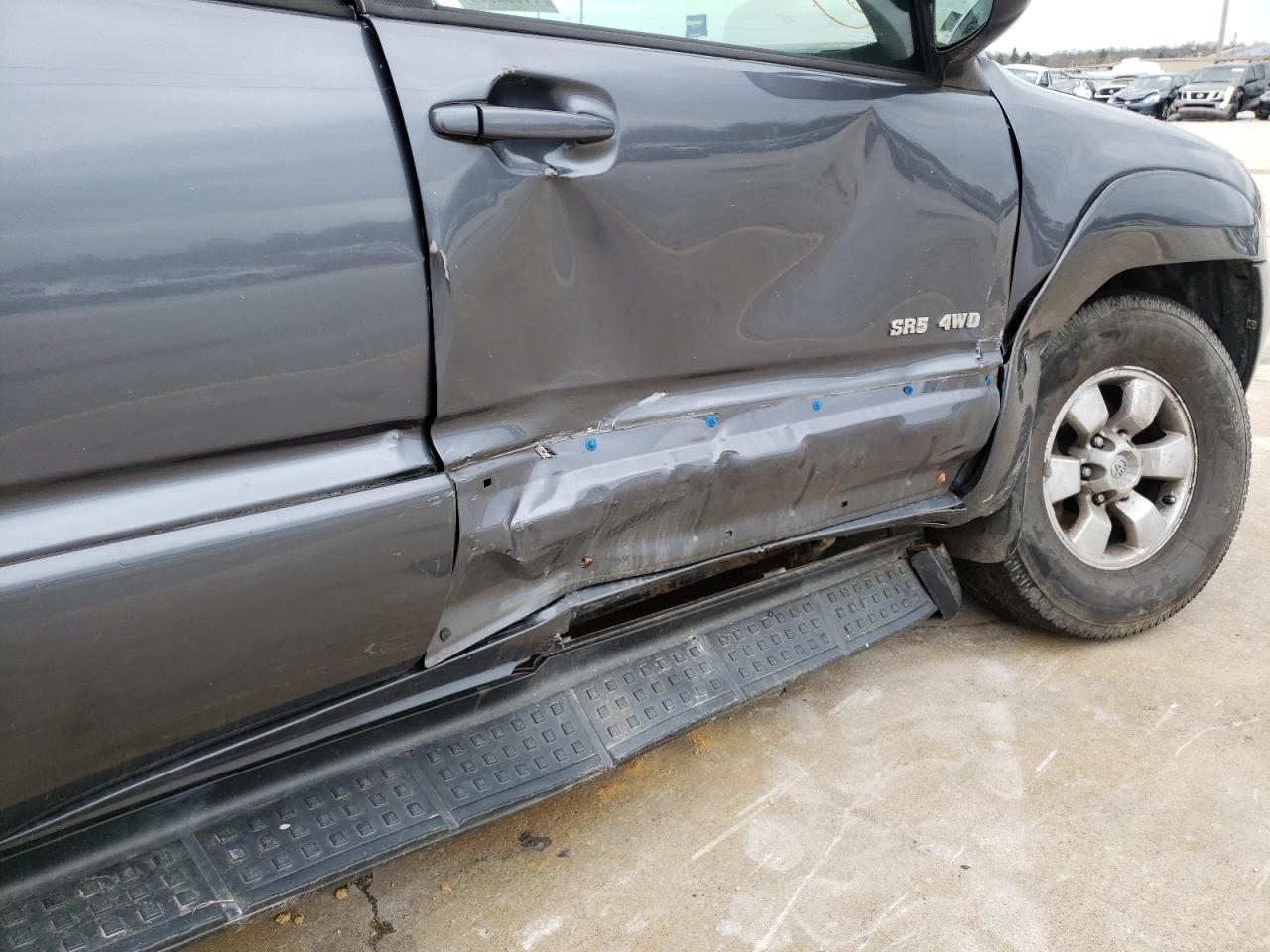 Photo 9 from auction – 2004 TOYOTA 4RUNNER SR with VIN JTEBU14R840046401