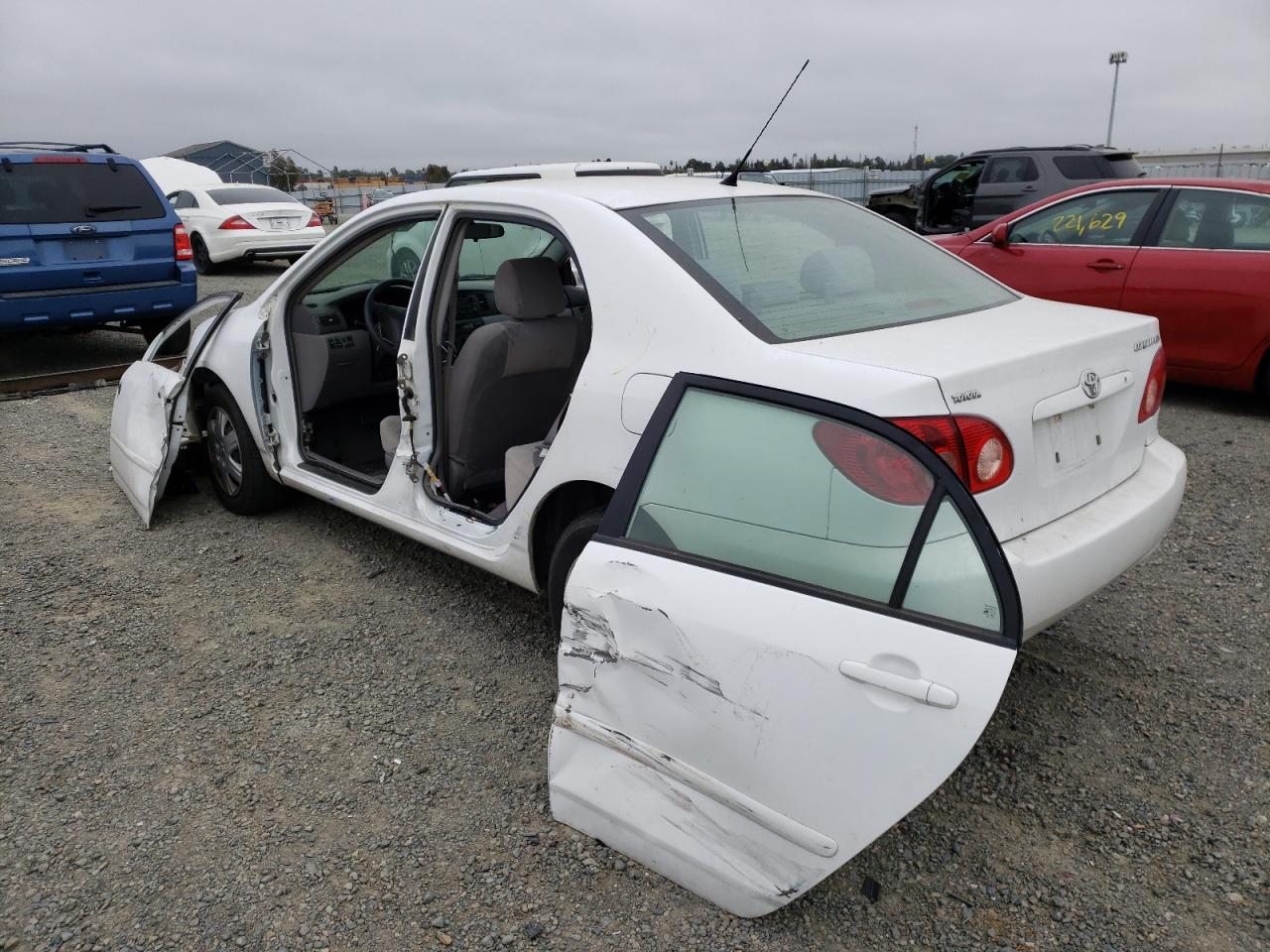 Photo 3 from auction – 2005 TOYOTA COROLLA CE with VIN 1NXBR32E15Z463334