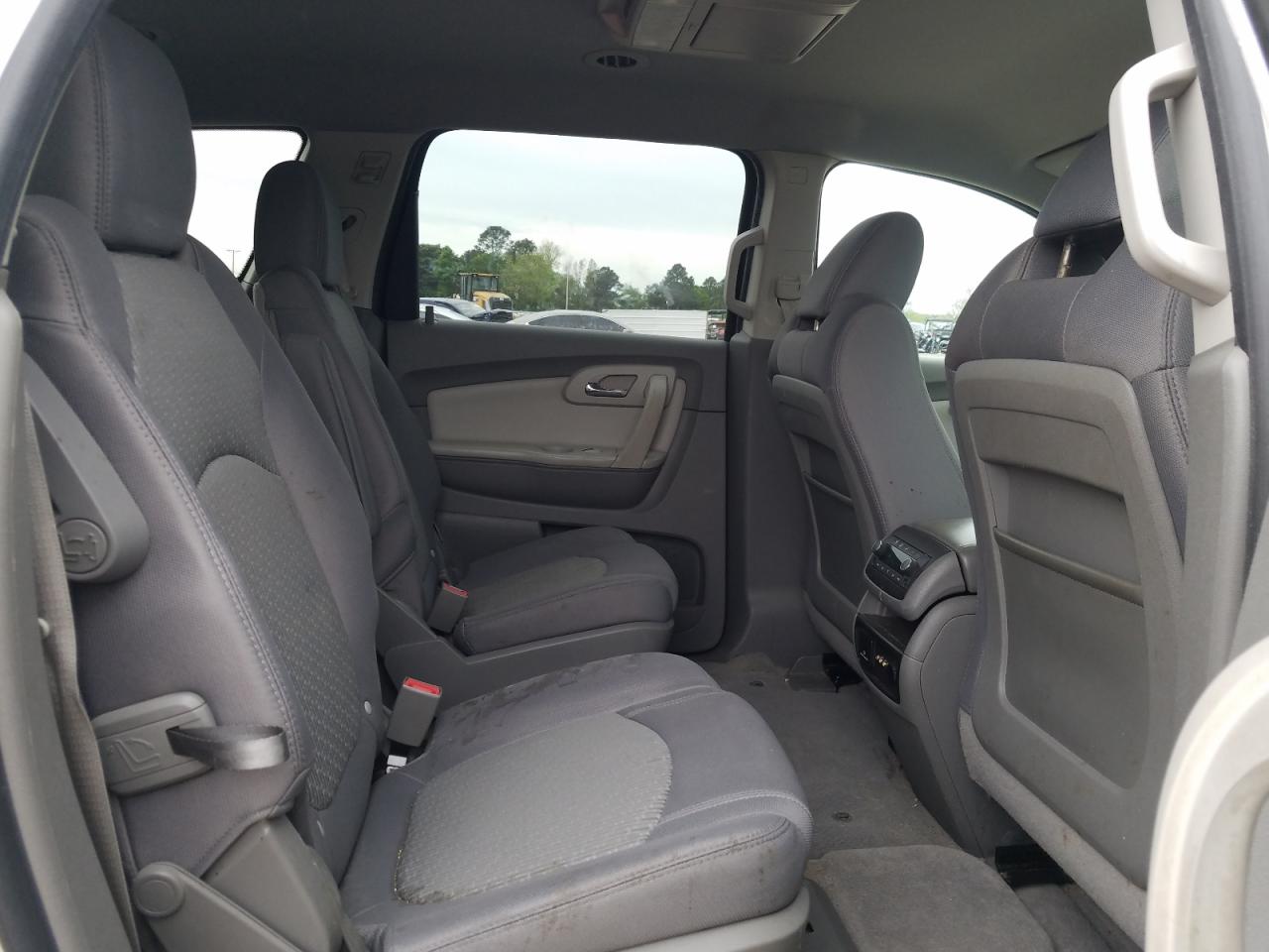 Photo 6 from auction – 2012 CHEVROLET TRAVERSE L with VIN 1GNKRGED3CJ363353