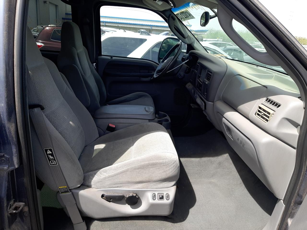 Photo 5 from auction – 2003 FORD EXCURSION with VIN 1FMNU41S13EB55449