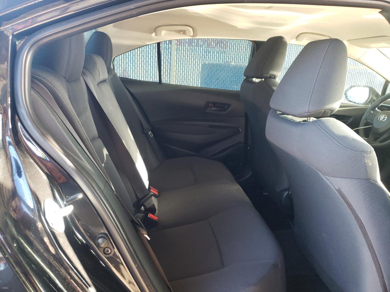Photo 6 from auction – 2022 TOYOTA COROLLA LE with VIN JTDEPMAE9NJ212075