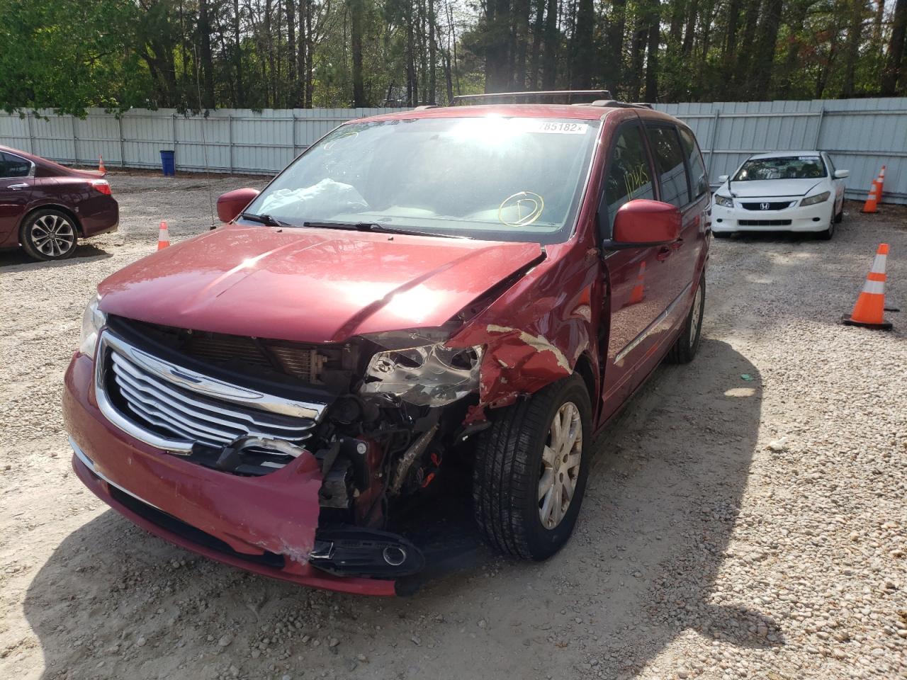 Photo 2 from auction – 2016 CHRYSLER TOWN & COU with VIN 2C4RC1BG0GR188064
