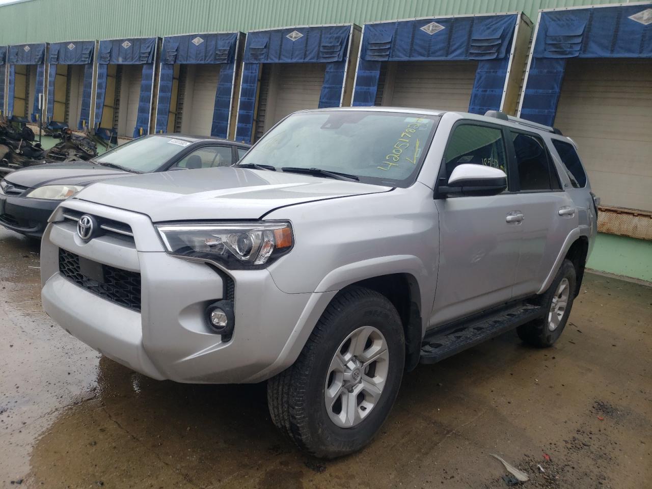 Photo 2 from auction – 2021 TOYOTA 4RUNNER SR with VIN JTEMU5JR2M5911421