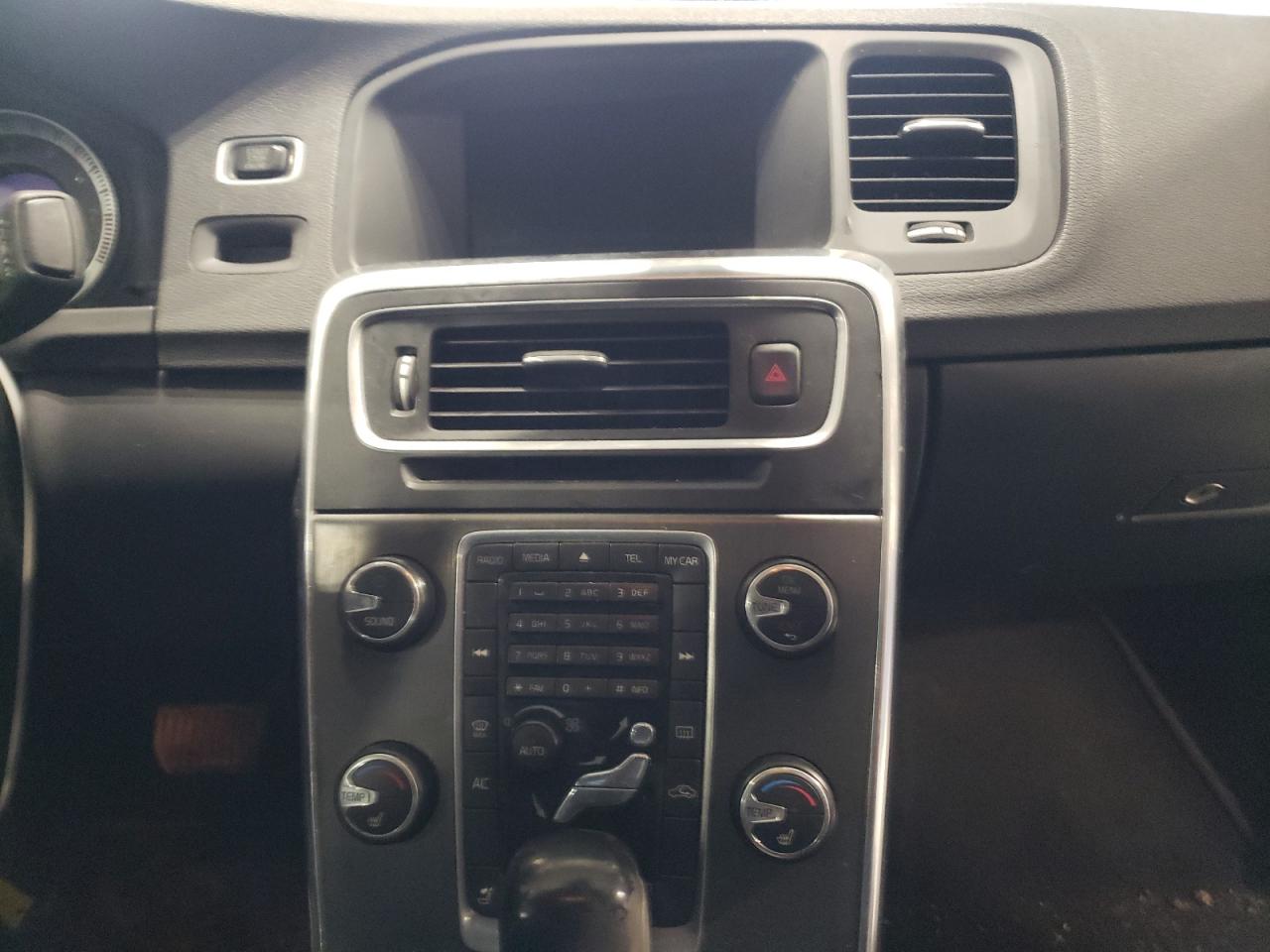 صورة رقم 9 من المزاد - 2012 VOLVO S60 T5 مع VIN YV1622FS2C2111256