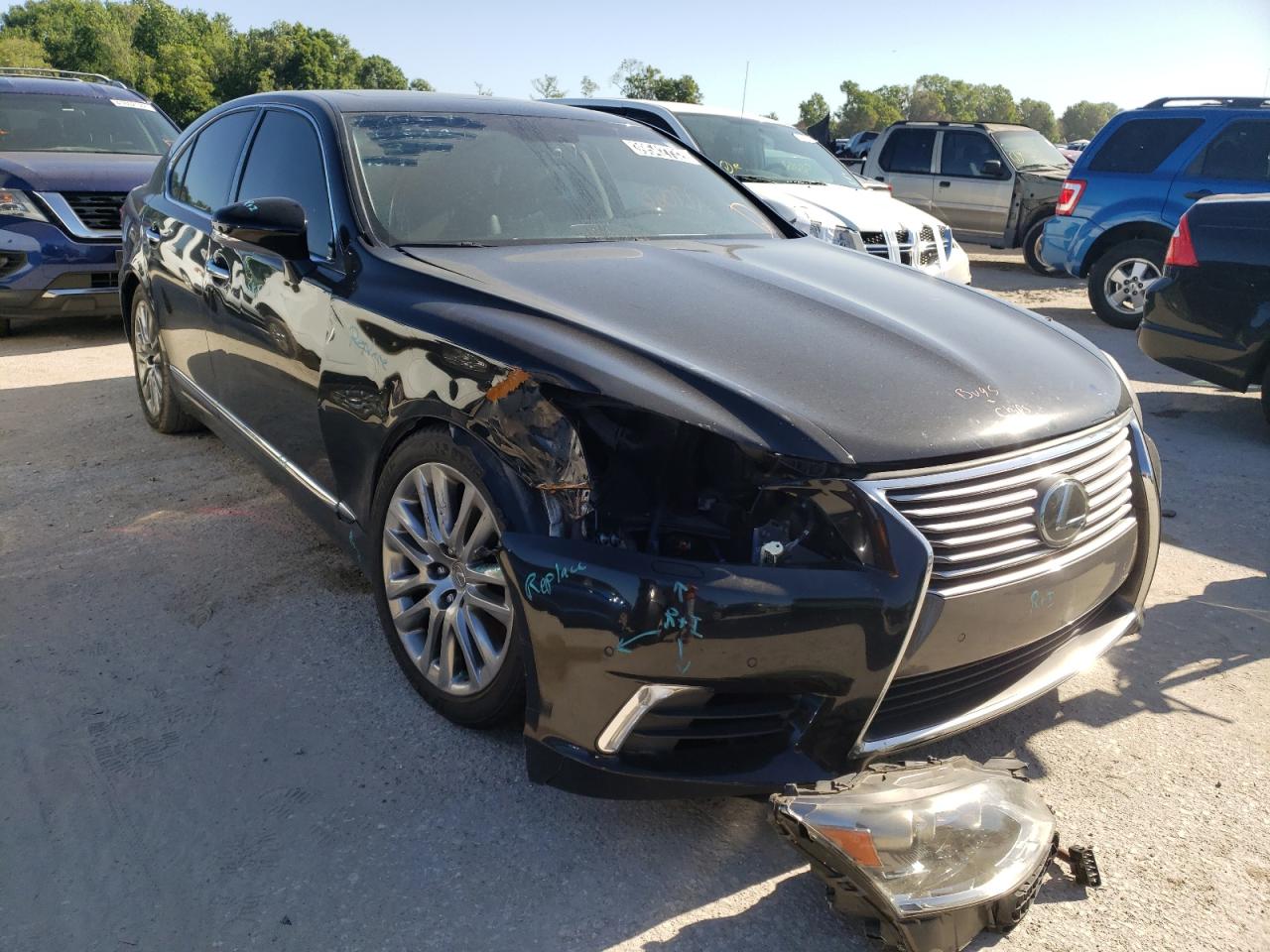 LEXUS LS 460 2013 with VIN JTHBL1EF9D5118722 - Photo from auction