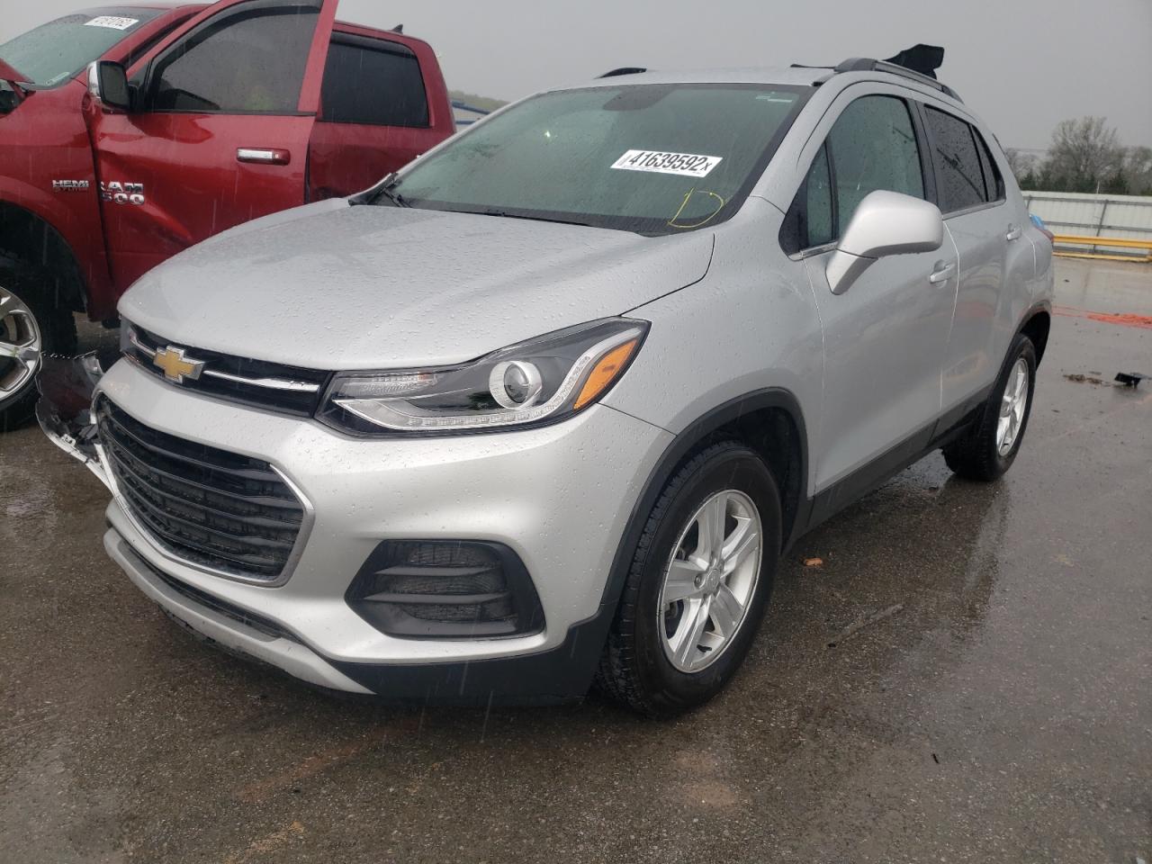 Photo 2 from auction – 2018 CHEVROLET TRAX 1LT with VIN 3GNCJLSB2JL296032