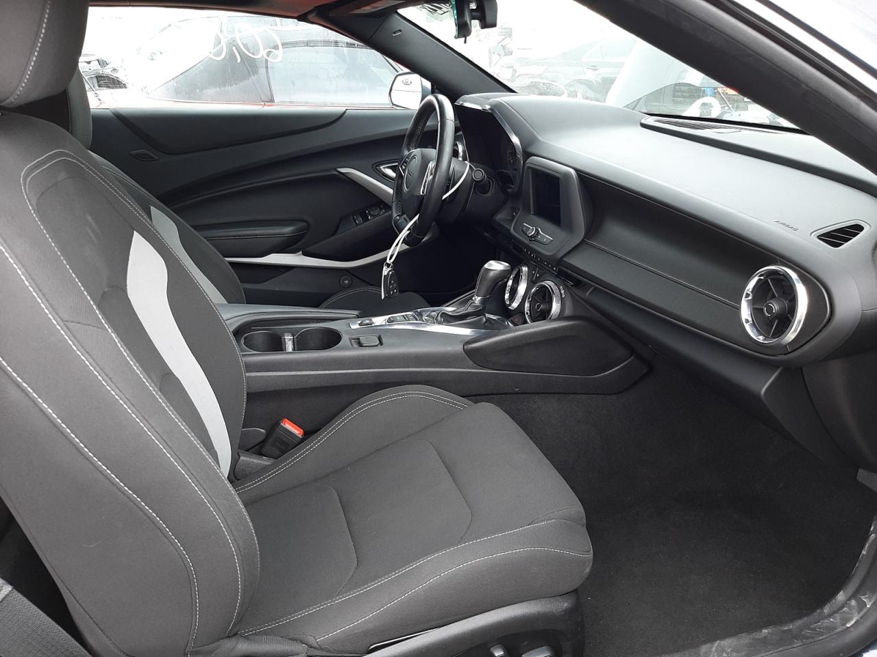 Photo 5 from auction – 2019 CHEVROLET CAMARO LS with VIN 1G1FB3DSXK0142773