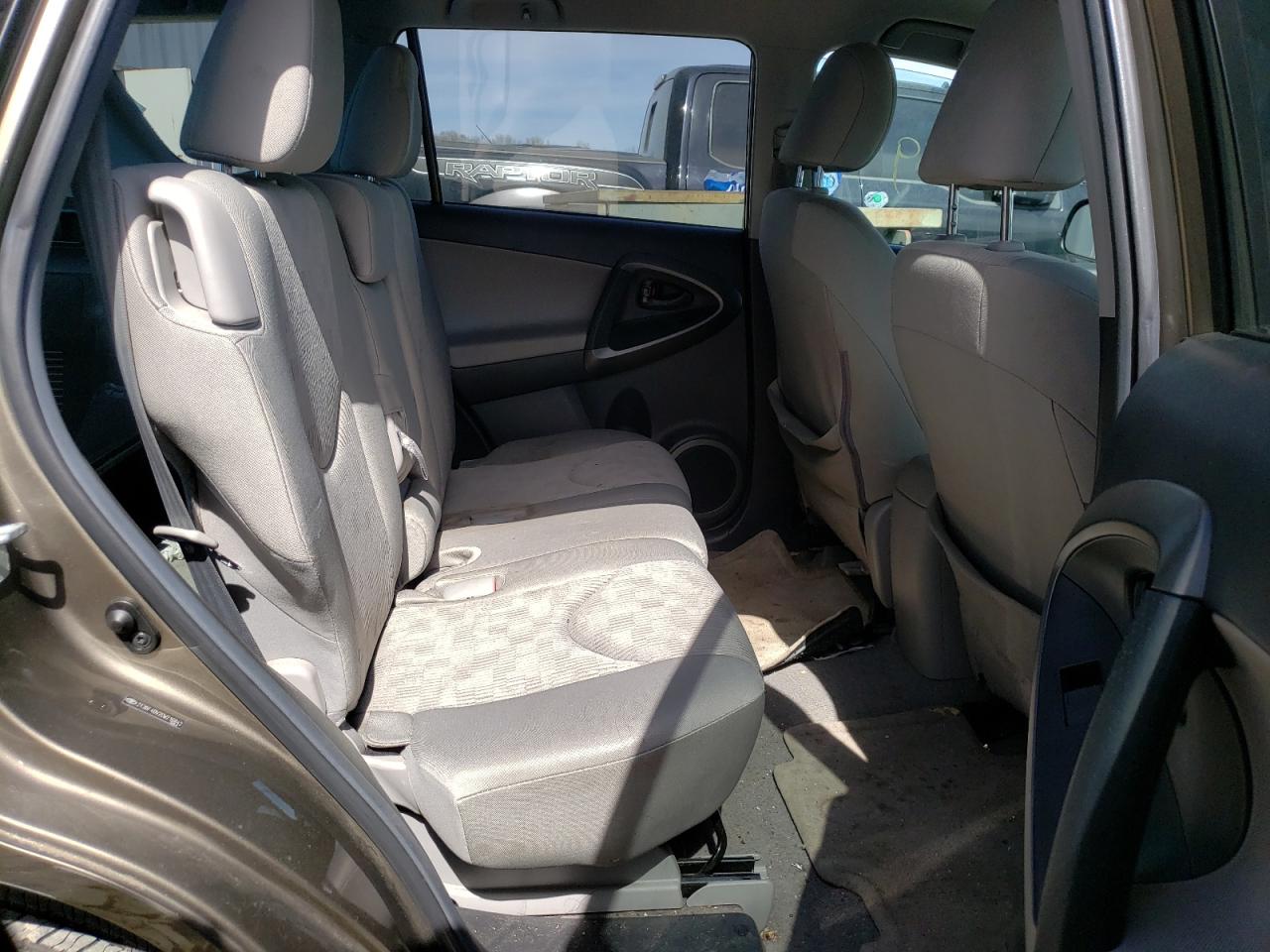 Photo 6 from auction – 2012 TOYOTA RAV4 with VIN 2T3BF4DV2CW216842
