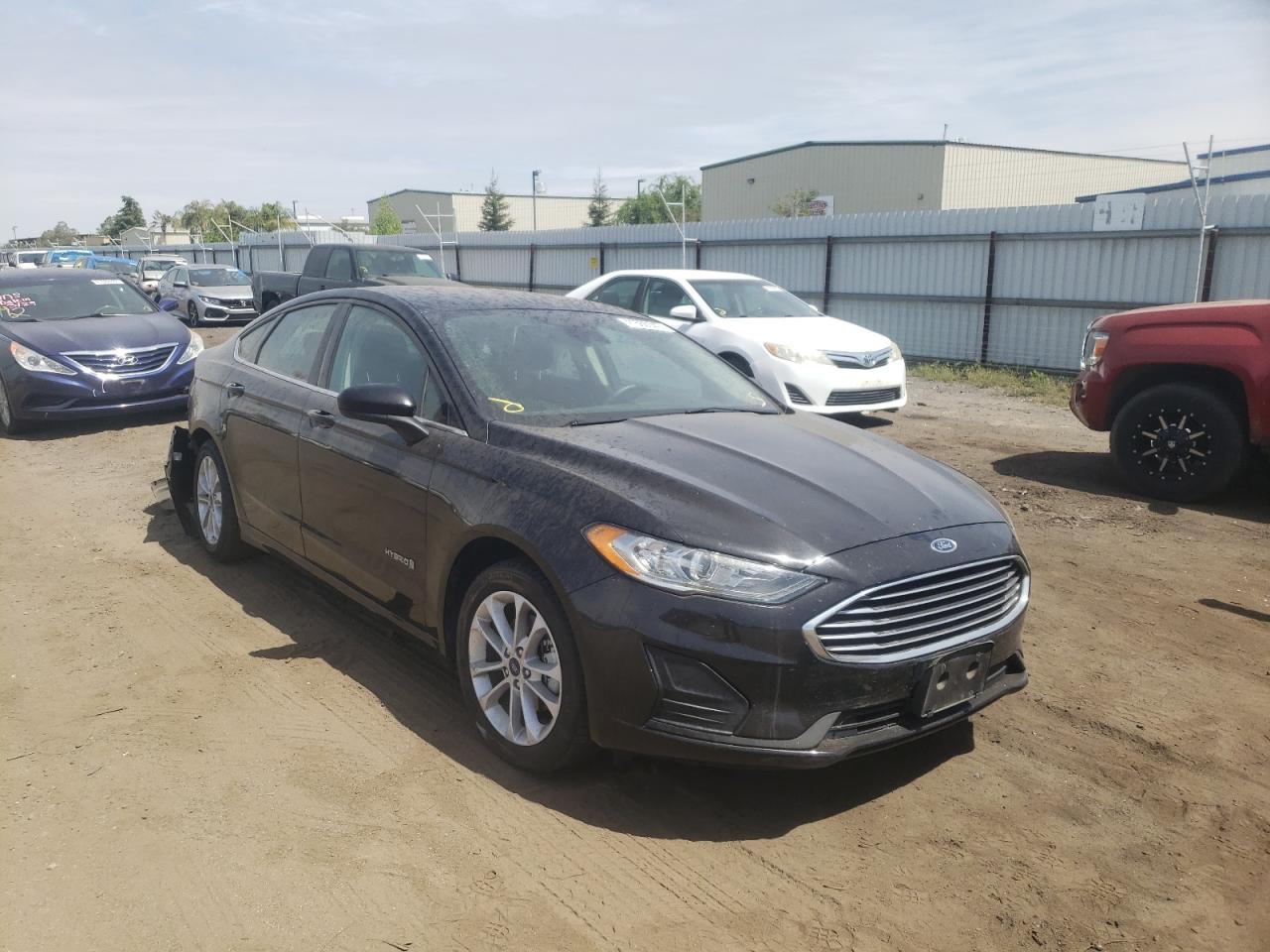 FORD FUSION SE 2019 with VIN 3FA6P0LU9KR272480 - Photo from auction