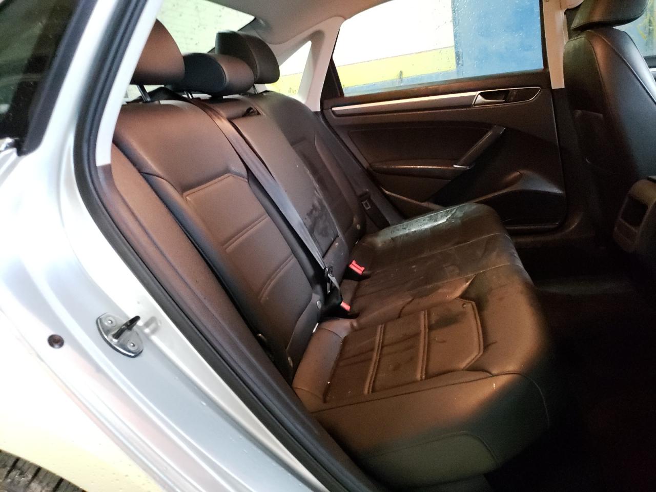 Photo 6 from auction – 2016 VOLKSWAGEN PASSAT S with VIN 1VWAS7A31GC060830
