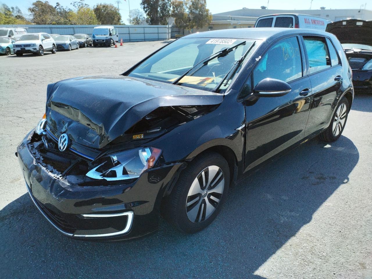 Photo 2 from auction – 2016 VOLKSWAGEN E-GOLF SE with VIN WVWKP7AU9GW904113