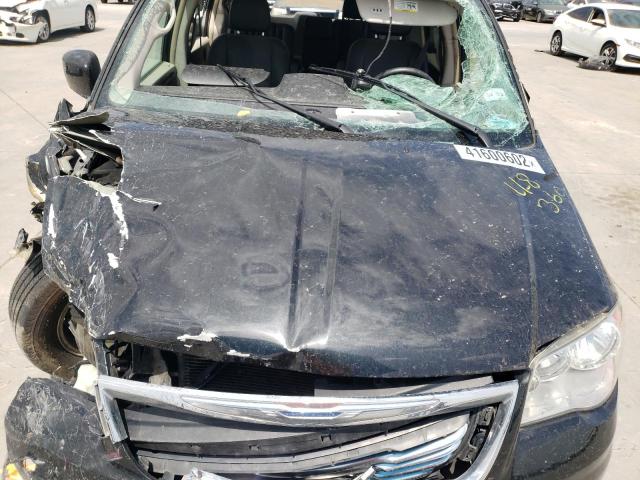 Photo 7 from auction – 2015 CHRYSLER TOWN & COU with VIN 2C4RC1BG8FR552293