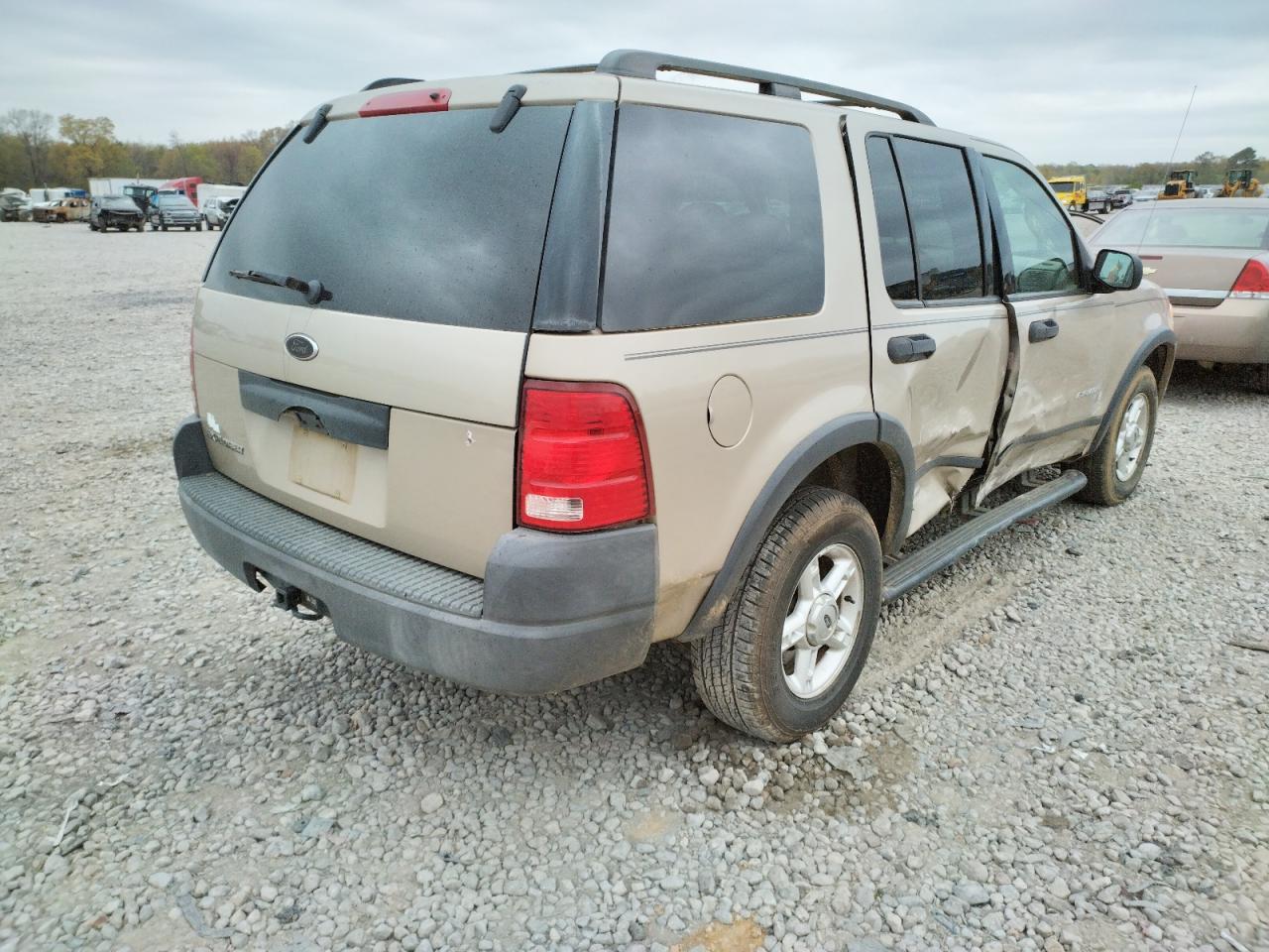Photo 4 from auction – 2004 FORD EXPLORER X with VIN 1FMZU72K24UA32915