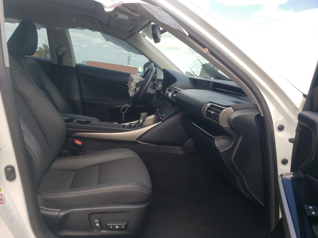 Photo 5 from auction – 2016 LEXUS IS 200T with VIN JTHBA1D26G5022149