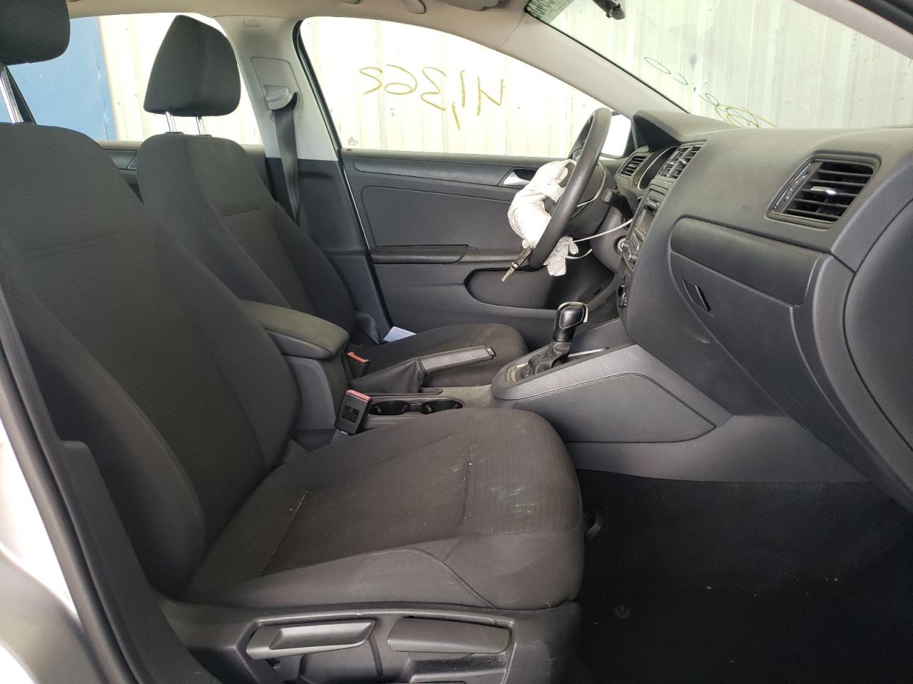 Photo 5 from auction – 2015 VOLKSWAGEN JETTA BASE with VIN 3VW2K7AJ6FM328822