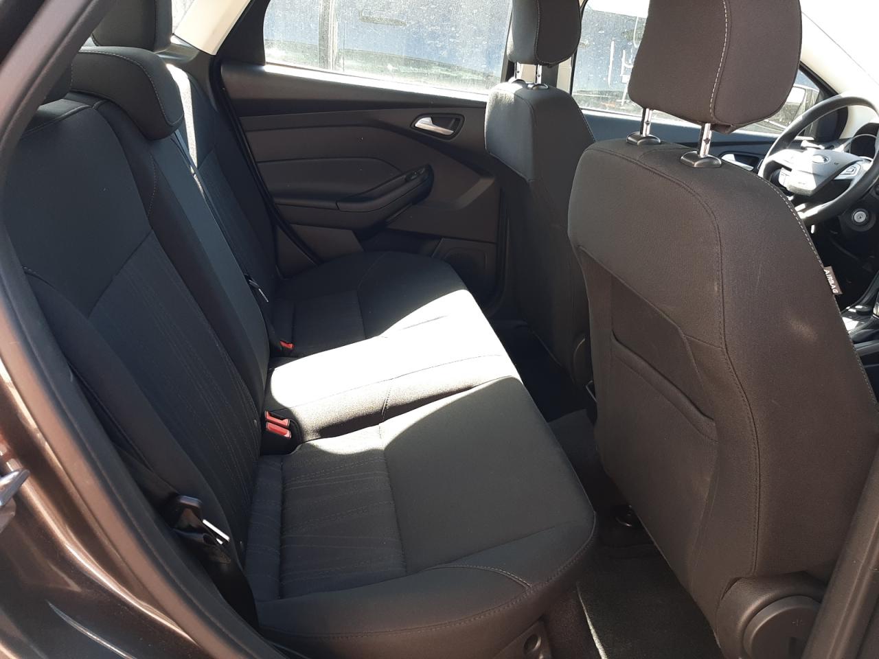 Photo 6 from auction – 2018 FORD FOCUS SE with VIN 1FADP3FE4JL234228