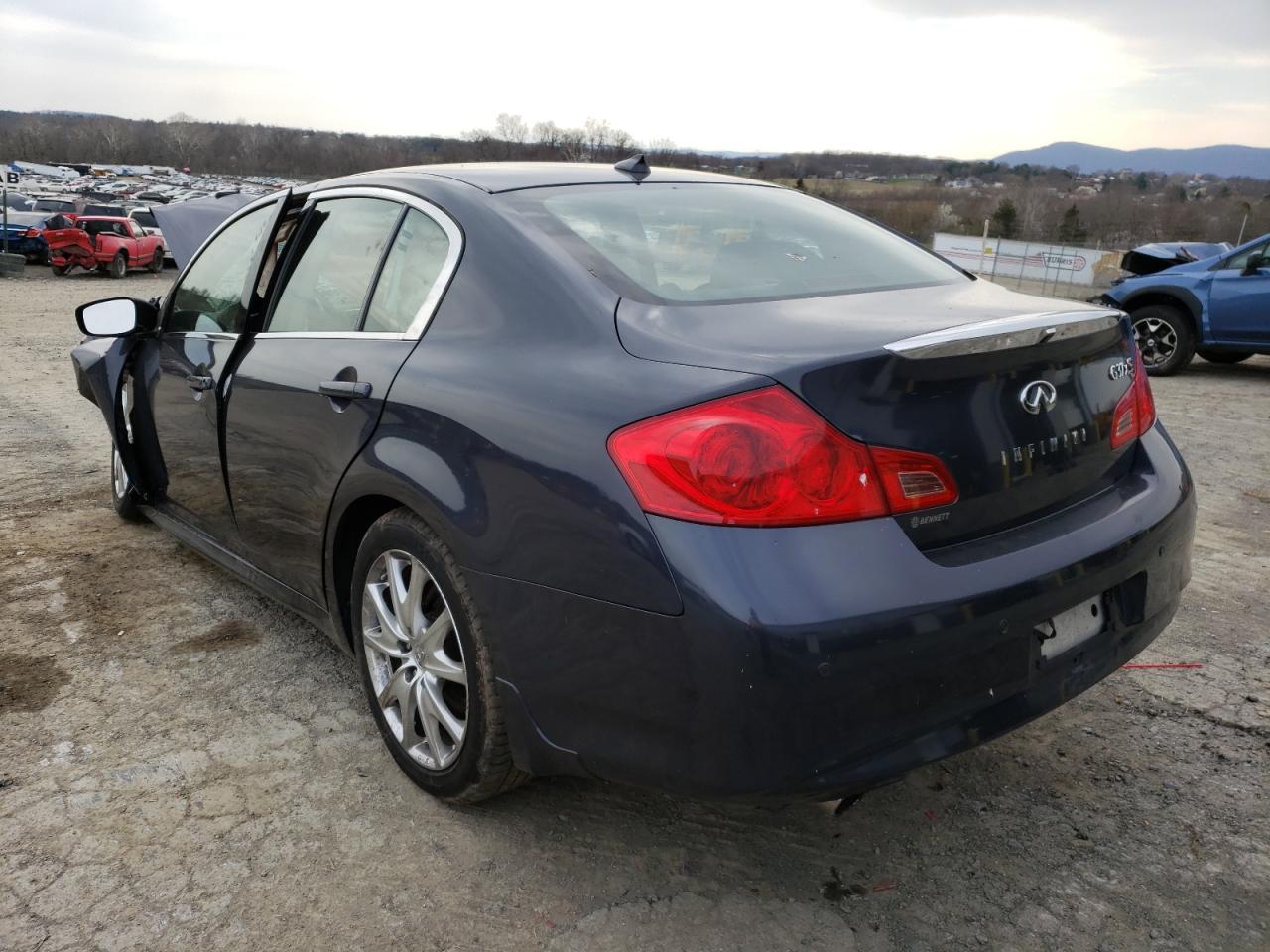 Photo 3 from auction – 2011 INFINITI G37 with VIN JN1CV6AR1BM355532