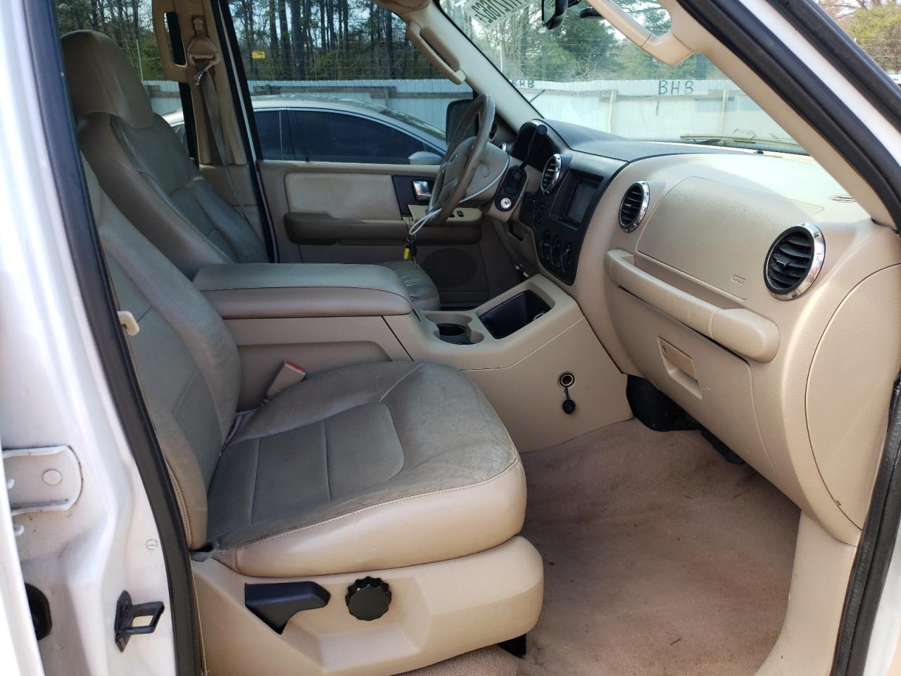 Photo 5 from auction – 2004 FORD EXPEDITION with VIN 1FMFU16L74LB24014