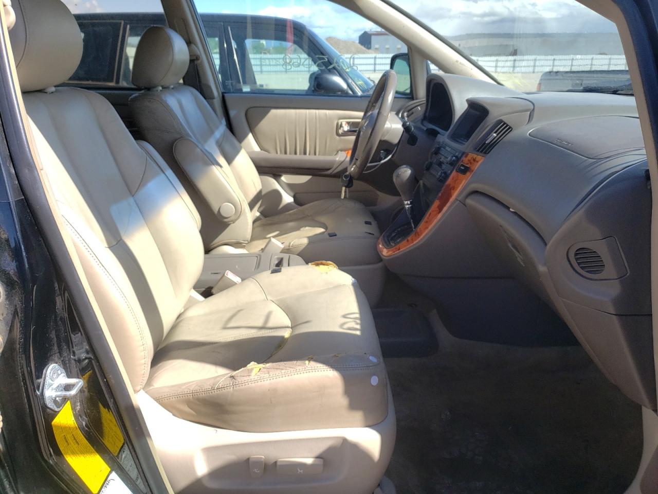 Photo 5 from auction – 2001 LEXUS RX 300 with VIN JTJHF10U010177608