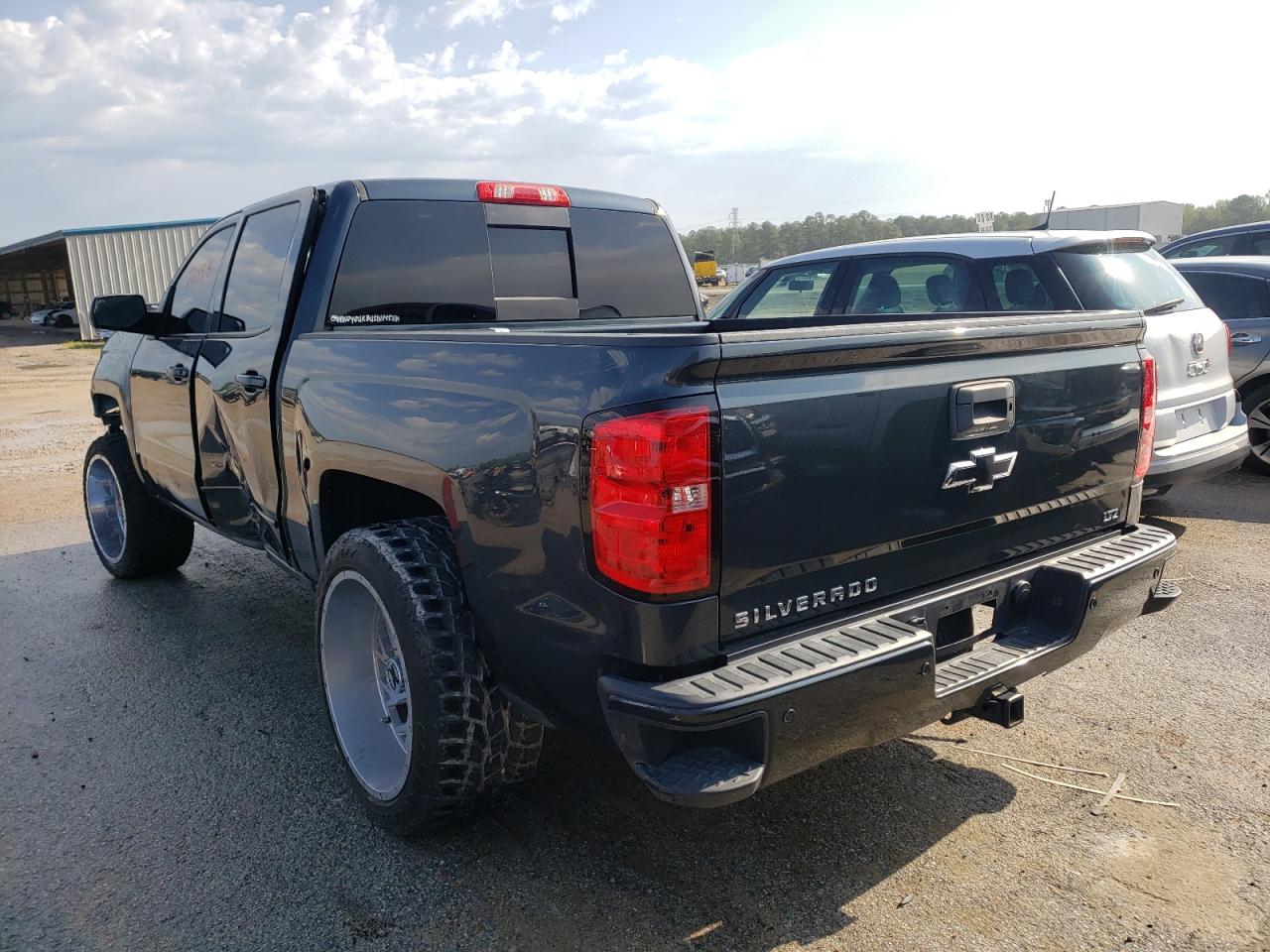 Photo 3 from auction – 2018 CHEVROLET SILVERADO with VIN 3GCUKREC2JG371144