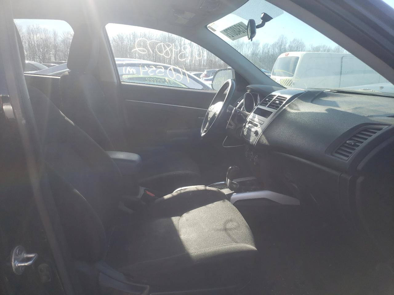 Photo 6 from auction – 2011 MITSUBISHI OUTLANDER with VIN JA4AP3AU6BZ020488