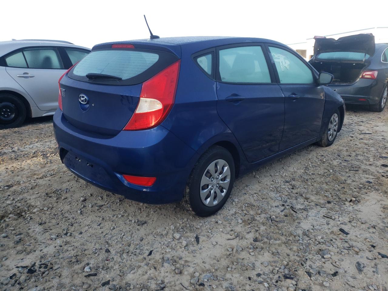 Photo 4 from auction – 2017 HYUNDAI ACCENT SE with VIN KMHCT5AE1HU318415