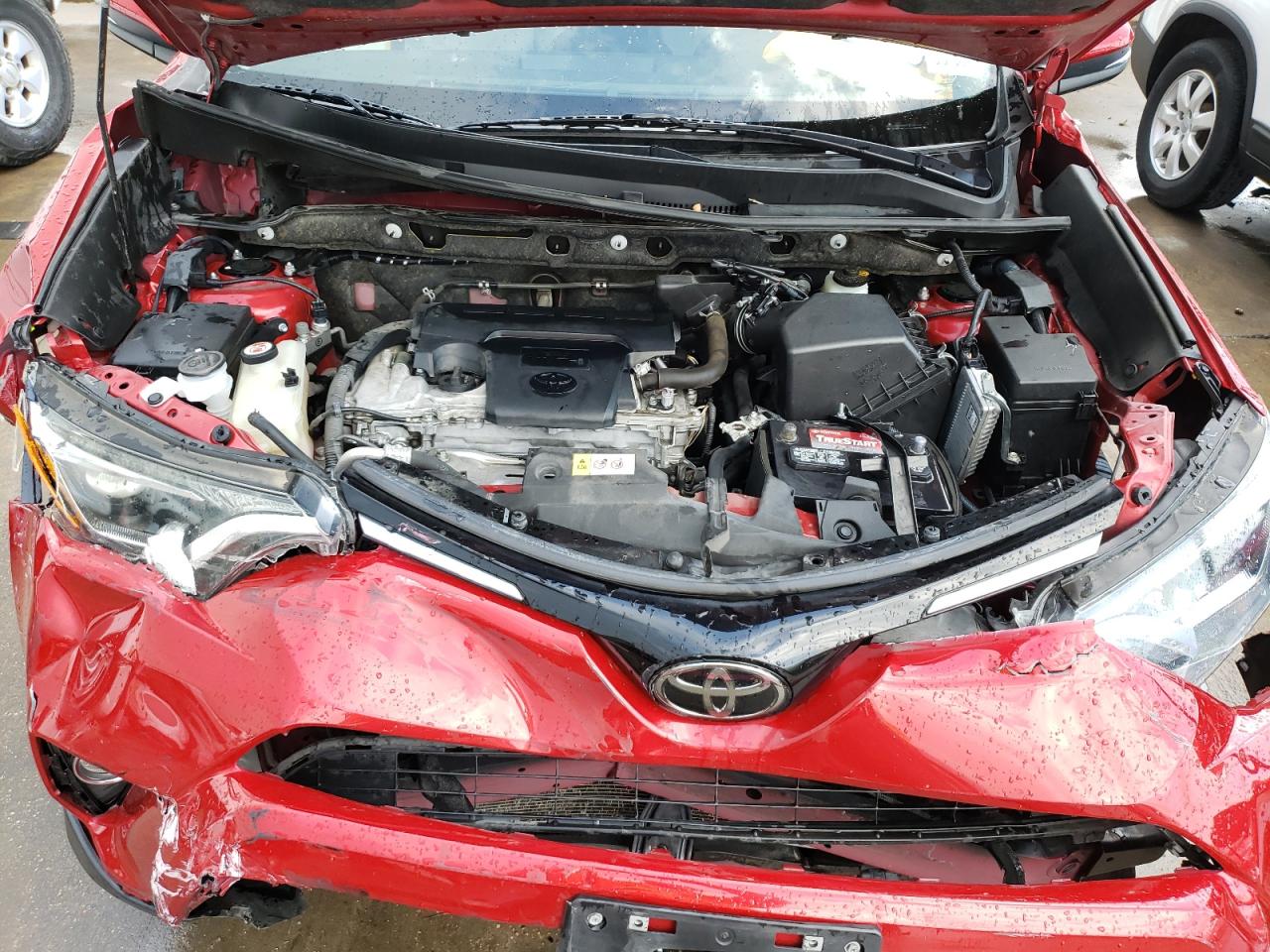 Photo 7 from auction – 2017 TOYOTA RAV4 XLE with VIN JTMWFREV1HJ125578