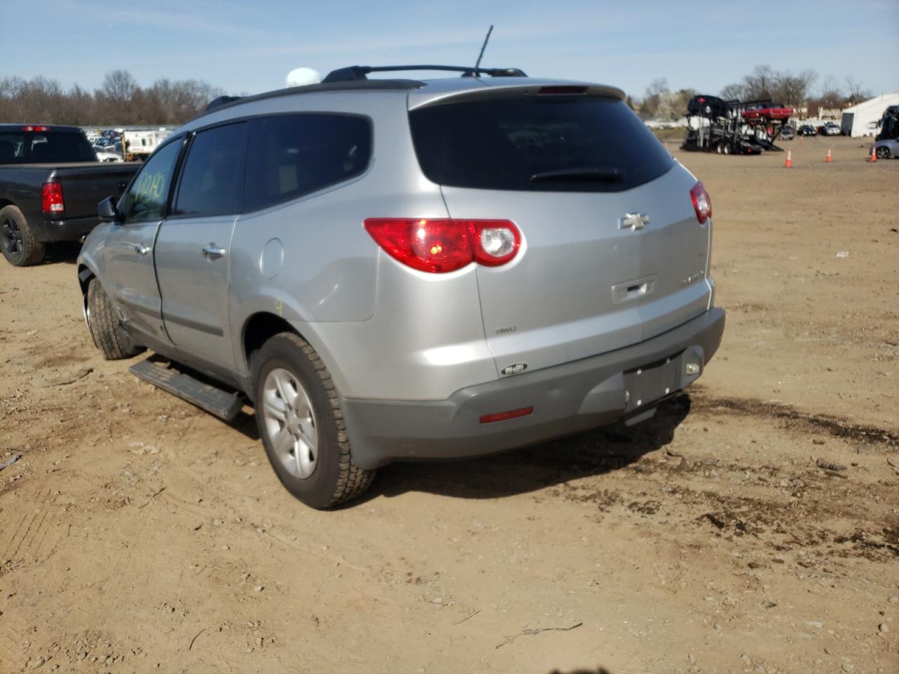 Photo 3 from auction – 2012 CHEVROLET TRAVERSE L with VIN 1GNKVFED4CJ231711