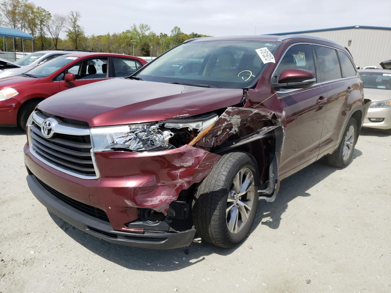 Photo 15 from auction – 2015 TOYOTA HIGHLANDER with VIN 5TDKKRFH5FS058048