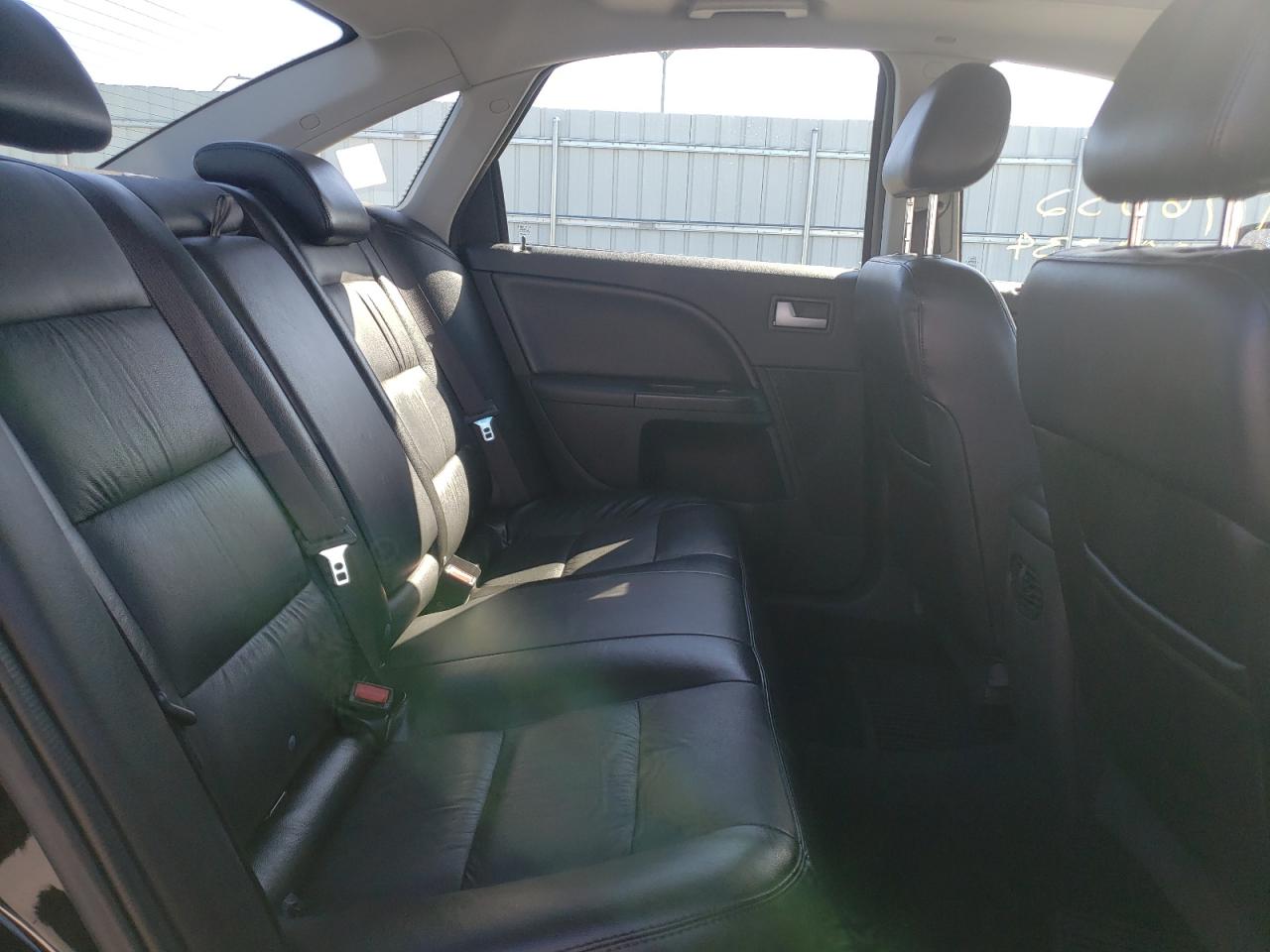 Photo 6 from auction – 2007 FORD FIVE HUNDR with VIN 1FAHP28177G106654