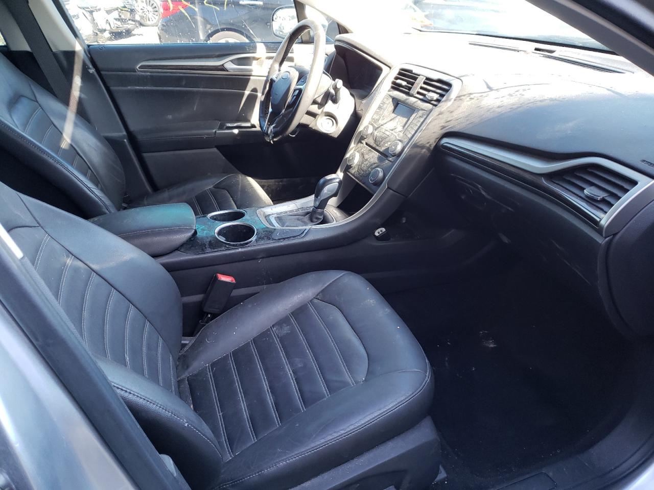 Photo 5 from auction – 2013 FORD FUSION SE with VIN 3FA6P0HR6DR122155