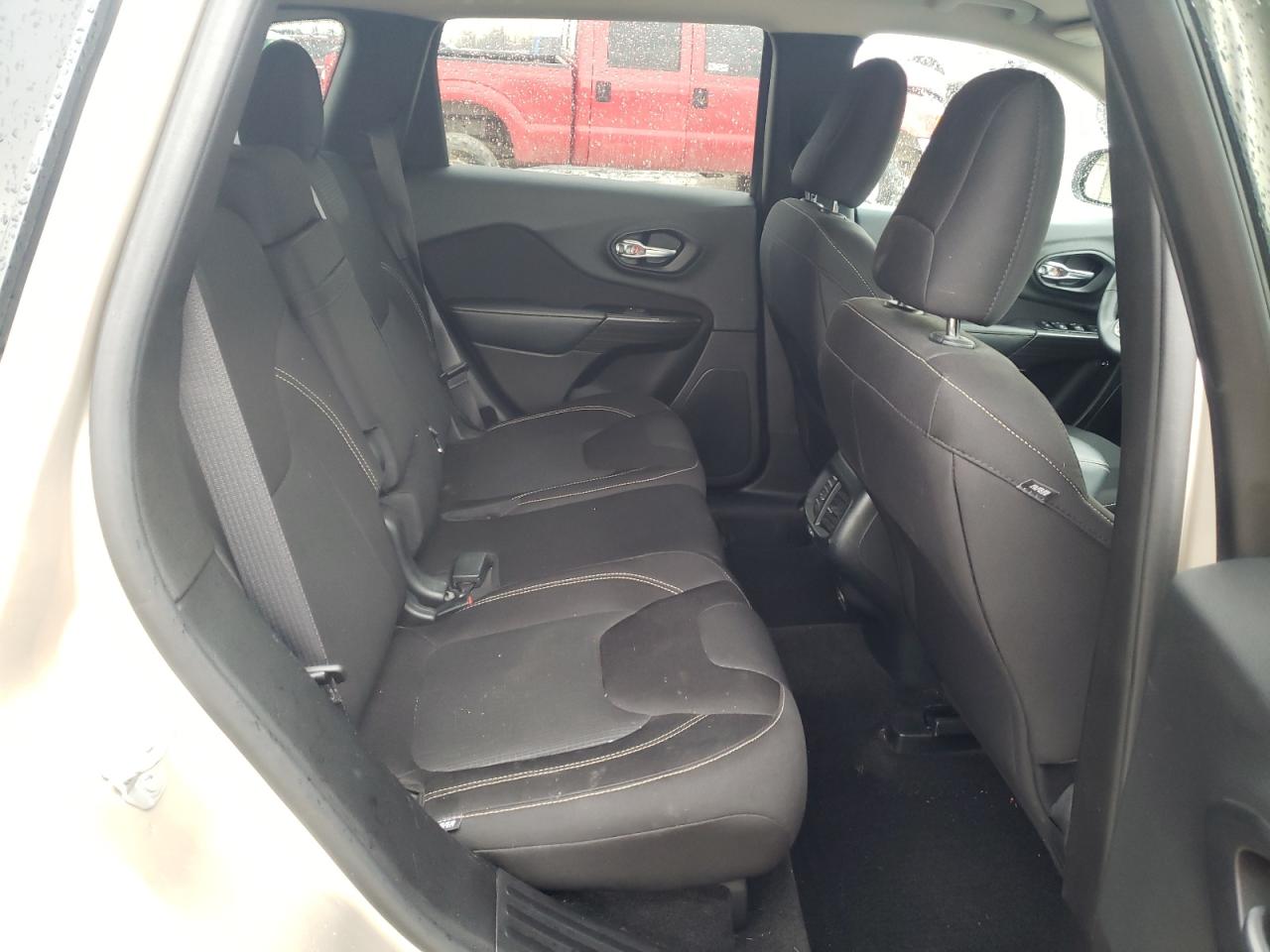 Photo 6 from auction – 2015 JEEP CHEROKEE L with VIN 1C4PJLCSXFW656660