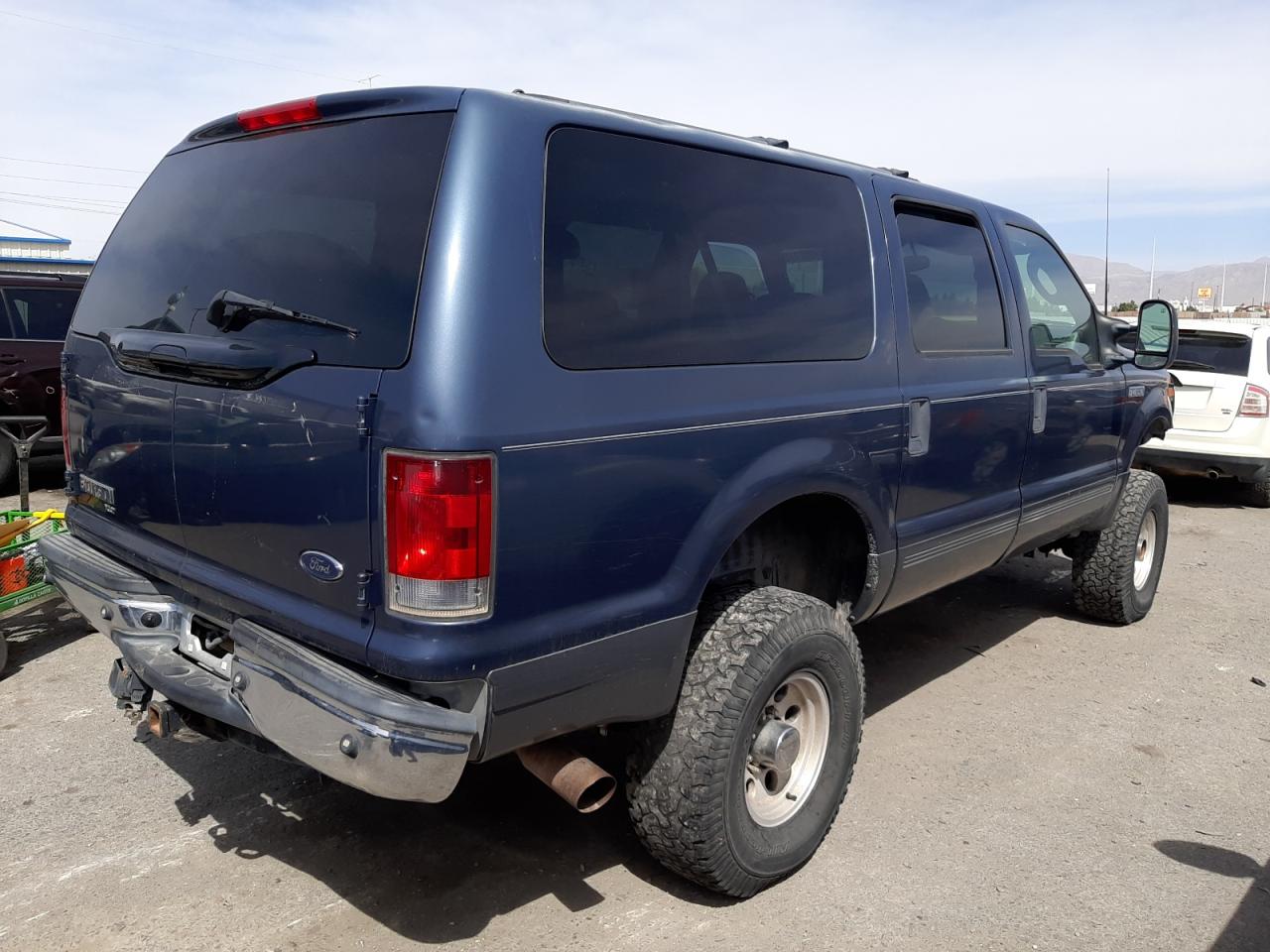 Photo 4 from auction – 2003 FORD EXCURSION with VIN 1FMNU41S13EB55449