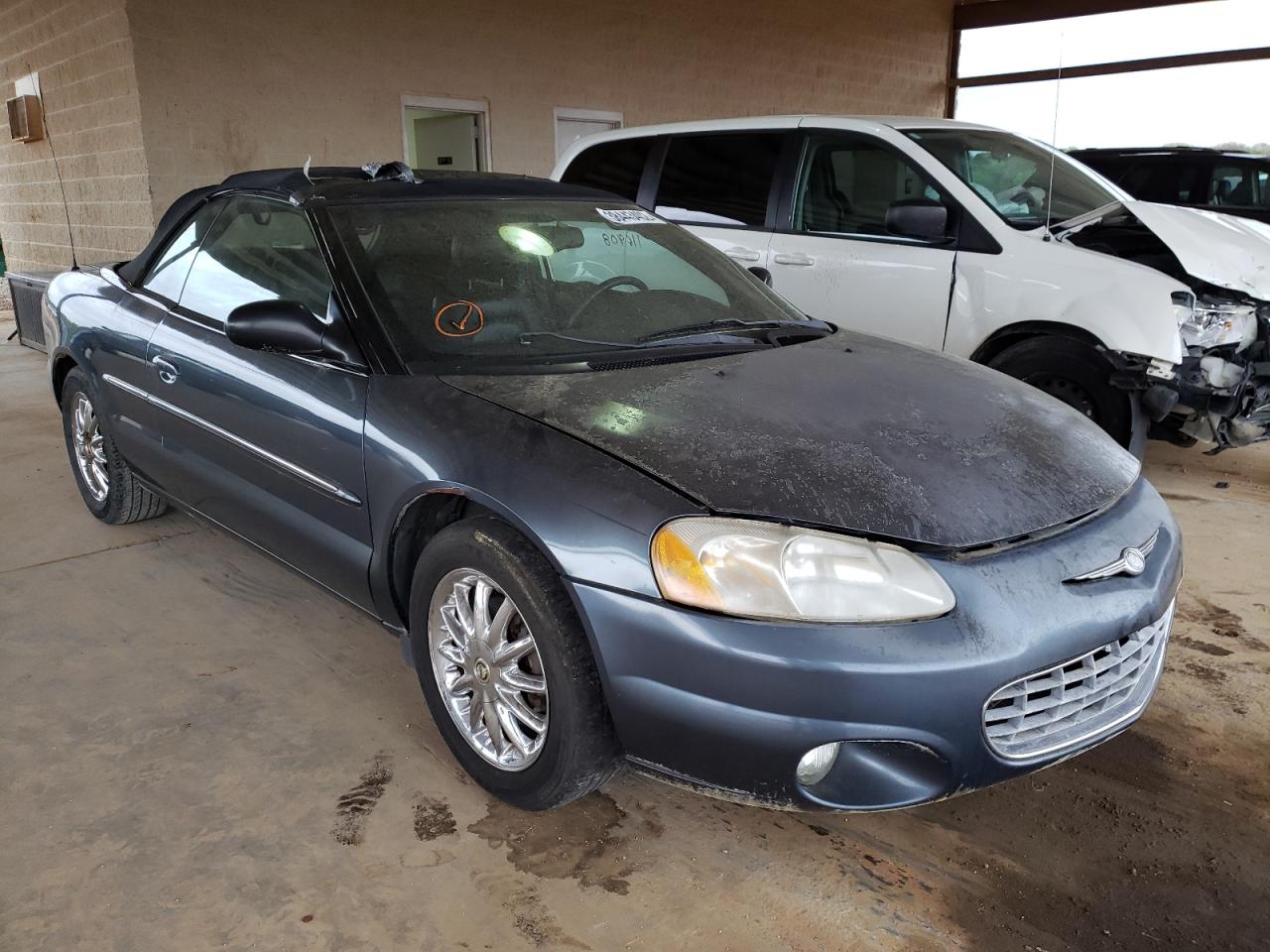 CHRYSLER SEBRING LI 2002 with VIN 1C3EL65R12N108368 - Photo from auction