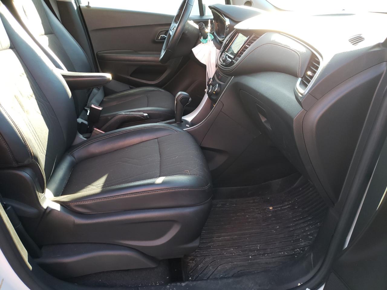 Photo 5 from auction – 2019 CHEVROLET TRAX 1LT with VIN KL7CJPSB4KB833046