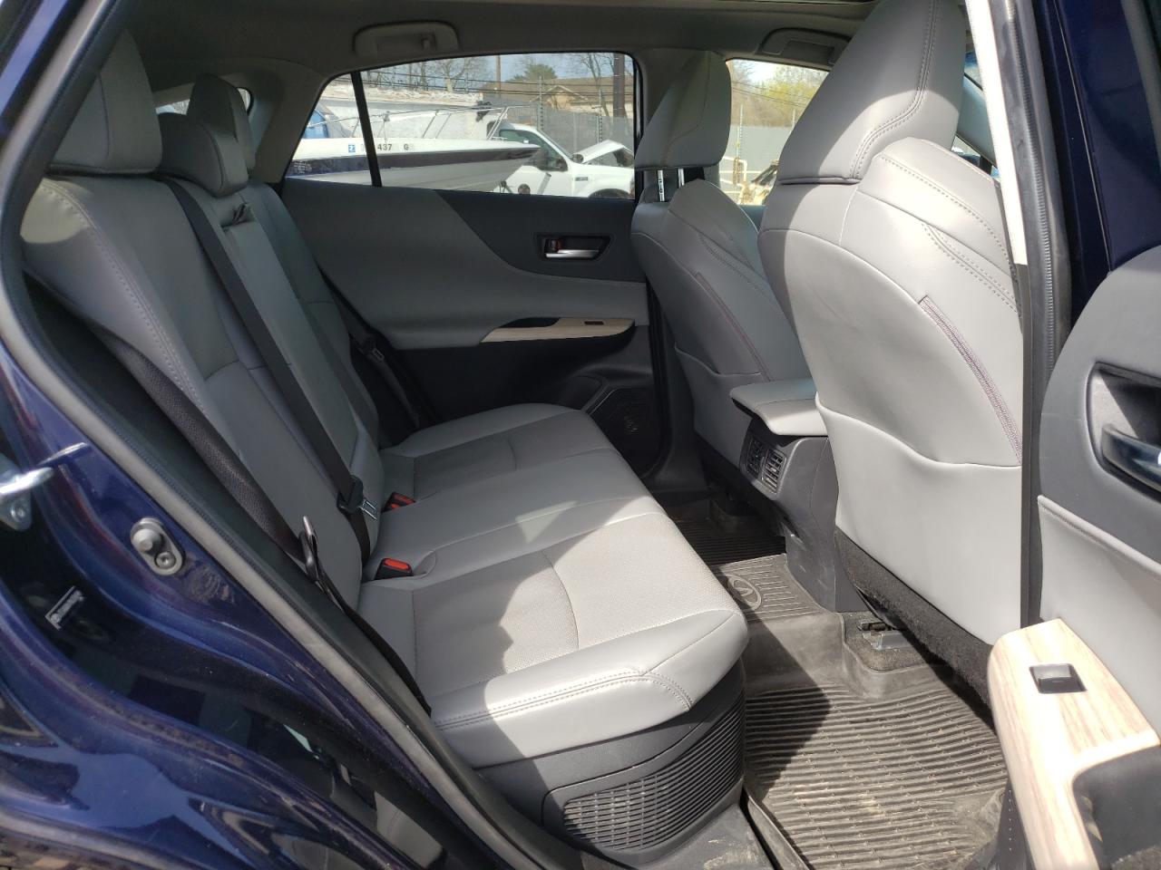 Photo 6 from auction – 2021 TOYOTA VENZA LE with VIN JTEAAAAH1MJ036898
