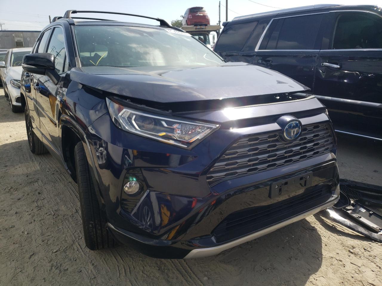 TOYOTA RAV4 XSE 2019 with VIN 2T3EWRFV9KW015316 - Photo from auction