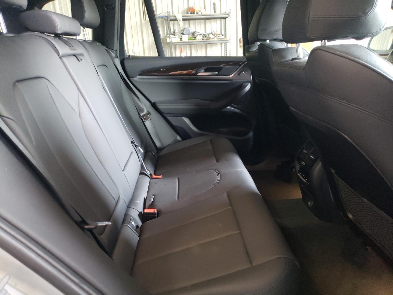 Photo 6 from auction – 2018 BMW X3 XDRIVE3 with VIN 5UXTR9C53JLD66471