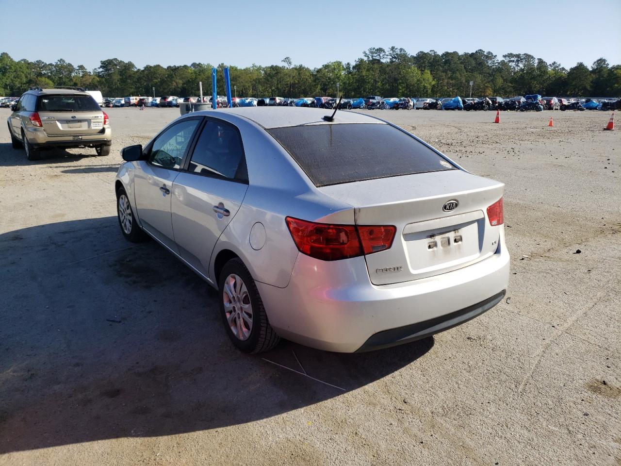 Photo 3 from auction – 2010 KIA FORTE EX with VIN KNAFU4A29A5218459
