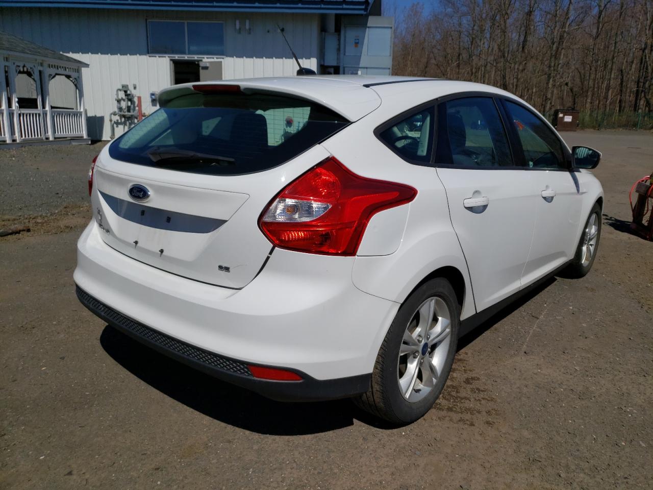 Photo 4 from auction – 2014 FORD FOCUS SE with VIN 1FADP3K28EL402535