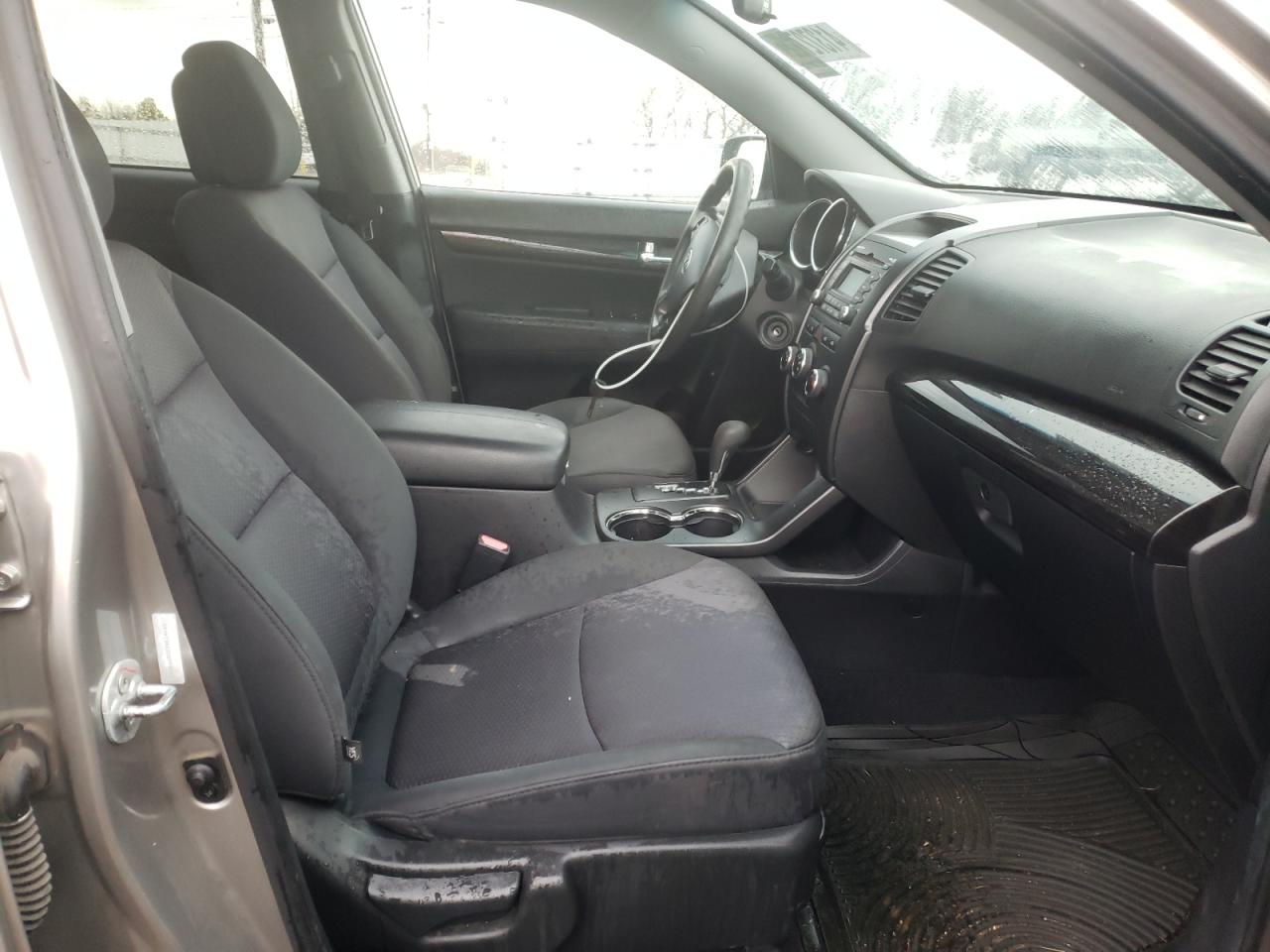Photo 5 from auction – 2012 KIA SORENTO BA with VIN 5XYKT3A12CG294993
