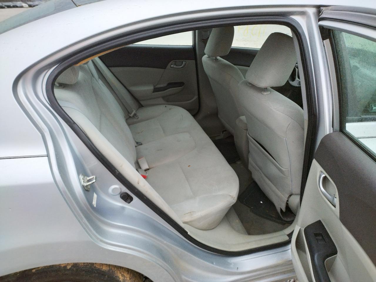 Photo 6 from auction – 2012 HONDA CIVIC LX with VIN 19XFB2F50CE081841