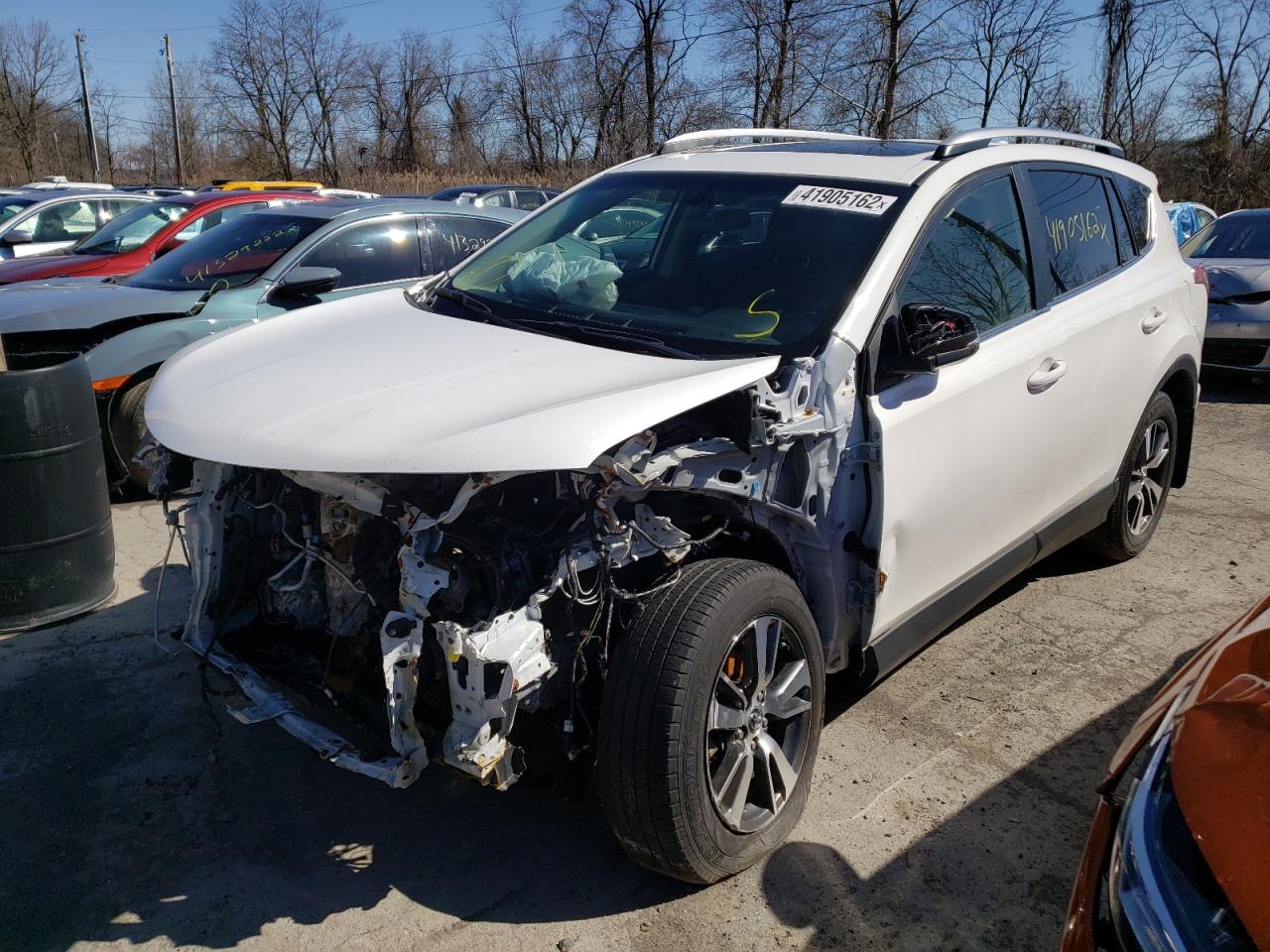 Photo 2 from auction – 2018 TOYOTA RAV4 ADVEN with VIN JTMRFREV6JD251064